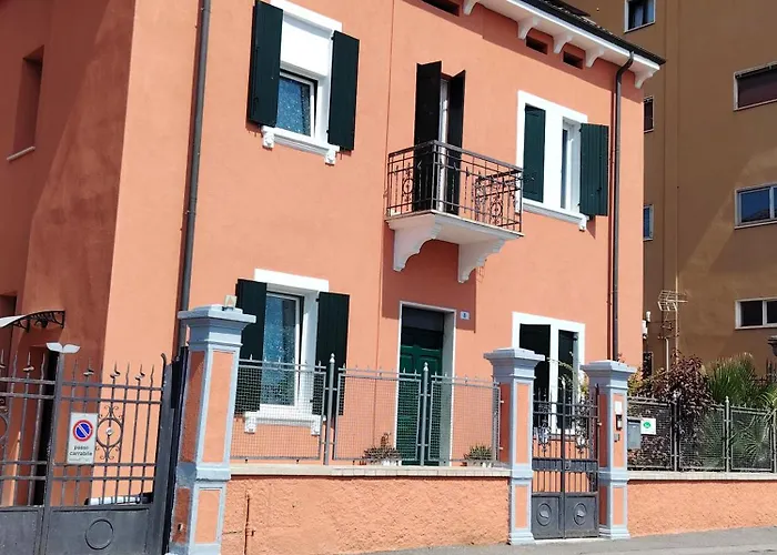 بيت ضيافة La House Di Luca *